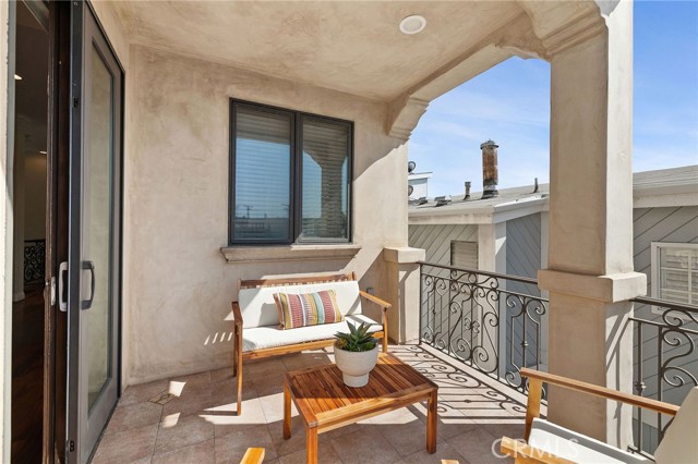 424 Marine Avenue, Manhattan Beach CA: https://media.crmls.org/medias/7683475e-8475-4688-8da3-63b041127ced.jpg