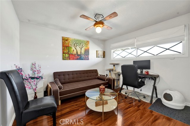 Detail Gallery Image 17 of 28 For 1706 E Retford, Covina,  CA 91724 - 3 Beds | 3 Baths