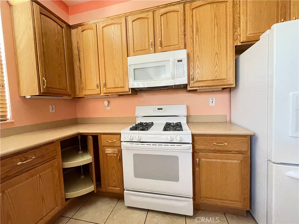 https://media.crmls.org/medias/76838887-1212-407f-98d8-d574eca265b3.jpg?preset=X-Large