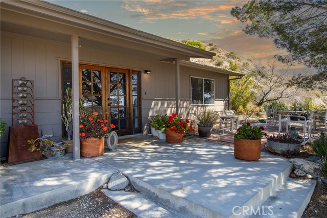 Detail Gallery Image 2 of 40 For 10126 Pinon Ave, Morongo Valley,  CA 92256 - 3 Beds | 2 Baths