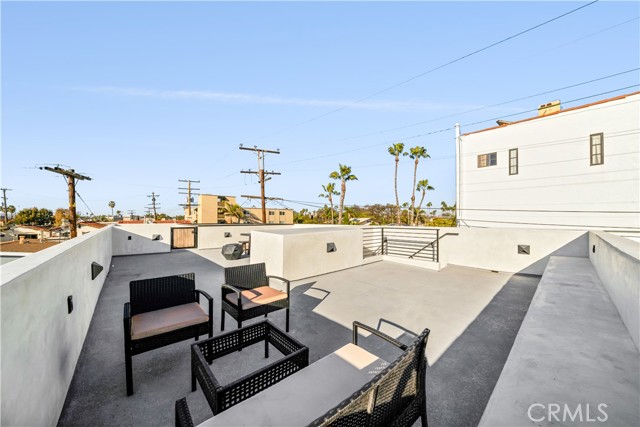 171 Savona Walk, Long Beach CA: https://media.crmls.org/medias/76852264-ef39-42ca-a128-3c90e455ee18.jpg