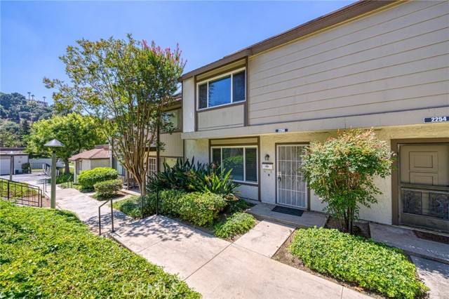 2256 Shady Hills Drive, Diamond Bar CA: https://media.crmls.org/medias/76858e3e-5b90-4314-8c8b-9d28298e469c.jpg
