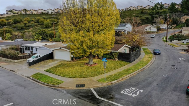 Detail Gallery Image 1 of 1 For 27358 Crossglade Ave, Canyon Country,  CA 91351 - 3 Beds | 1/1 Baths