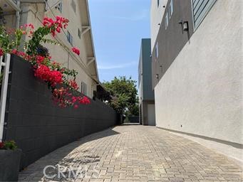 Detail Gallery Image 15 of 20 For 1141 1/2 Irolo, Los Angeles,  CA 90006 - 3 Beds | 3 Baths