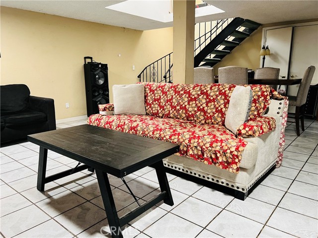 6976 Fairfax Drive, San Bernardino CA: https://media.crmls.org/medias/7686091d-709d-4808-990d-a8167b435078.jpg