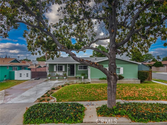 1501 W Baker Avenue, Fullerton CA: https://media.crmls.org/medias/7686374a-75b8-412e-9f32-00fb7dce6361.jpg
