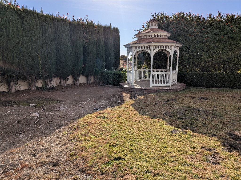 https://media.crmls.org/medias/7686a995-8c54-4f6e-bc7b-fbdb9205c1c0.jpg?preset=X-Large