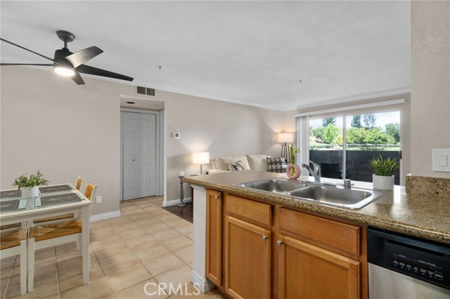 Detail Gallery Image 13 of 28 For 2045 Las Colinas Cir #103,  Corona,  CA 92879 - 1 Beds | 1 Baths