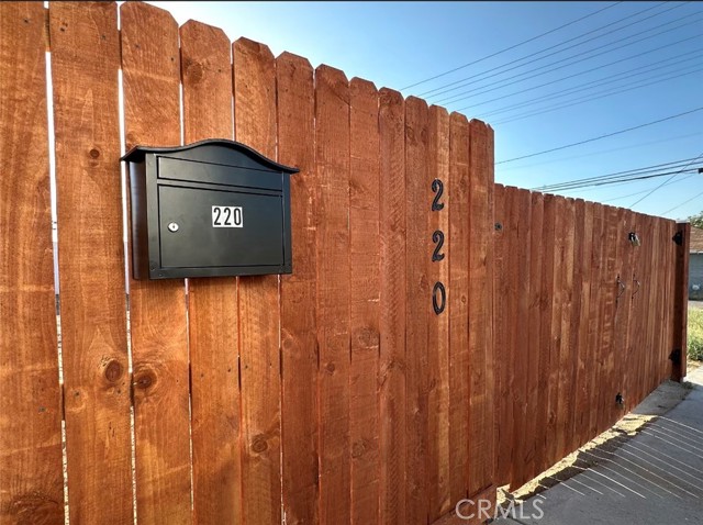 220 S 2nd Avenue, Barstow CA: https://media.crmls.org/medias/76873e63-3e00-4166-96ae-9a6d47b7f926.jpg