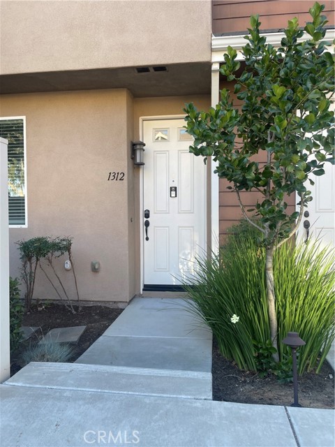 1312 Shoshone Falls Drive, Ramona CA: https://media.crmls.org/medias/76877fa8-5e00-4bf0-9d84-9a6f68fb7e34.jpg