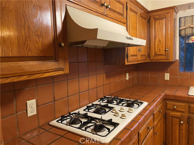 18219 Rayen Street, Northridge CA: https://media.crmls.org/medias/76879f9a-e280-4987-9b6c-4ea440c65d72.jpg