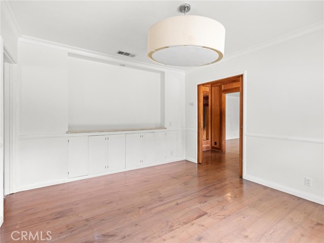 5405 Black Oak Drive, Los Angeles CA: https://media.crmls.org/medias/76882f8e-5f6e-4458-ab41-356447f24c80.jpg