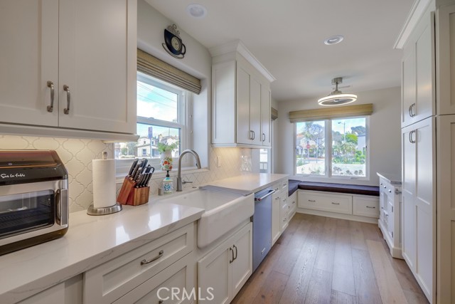 627 7th Street, Huntington Beach CA: https://media.crmls.org/medias/7688767a-6a64-4af5-a0c5-94b24adf7f69.jpg