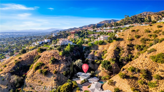 Detail Gallery Image 13 of 46 For 1235 Verdugo Spring Ln, Burbank,  CA 91501 - 3 Beds | 2 Baths