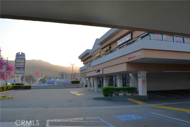 916 W Burbank Boulevard, Burbank, California 91506, ,Commercial Lease,For Rent,916 W Burbank Boulevard,CRSR25070336