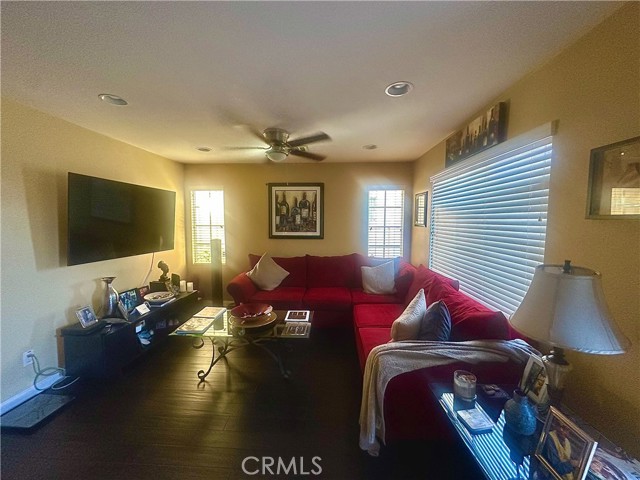 Detail Gallery Image 8 of 38 For 1332 E Rover Ln #E,  Beaumont,  CA 92223 - 4 Beds | 2/1 Baths