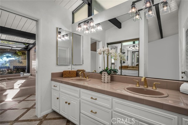 Detail Gallery Image 22 of 38 For 2960 Crownview Dr, Rancho Palos Verdes,  CA 90275 - 4 Beds | 3 Baths