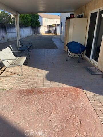 https://media.crmls.org/medias/768acae6-2e3d-44fc-9b0d-a04e1fc45cf4.jpg?preset=X-Large
