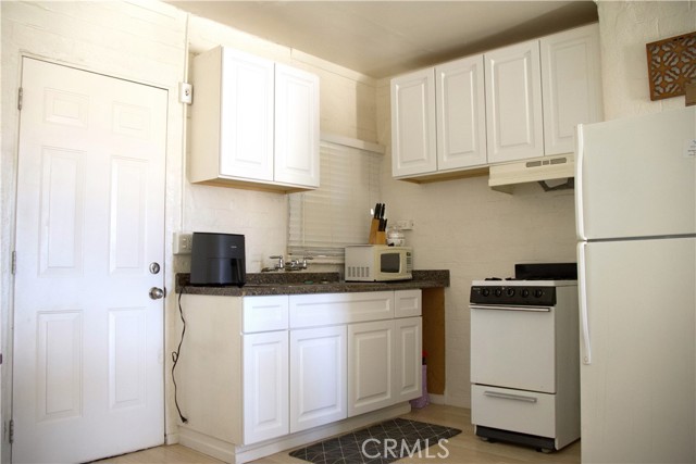 73514 Desert Trail Drive, 29 Palms CA: https://media.crmls.org/medias/768b9db3-e9a2-4973-87e8-d0eee2d5b075.jpg