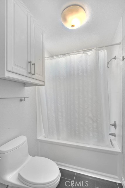 2386 E Del Mar Boulevard, Pasadena CA: https://media.crmls.org/medias/768bcb21-0540-416d-93d2-b78972014431.jpg