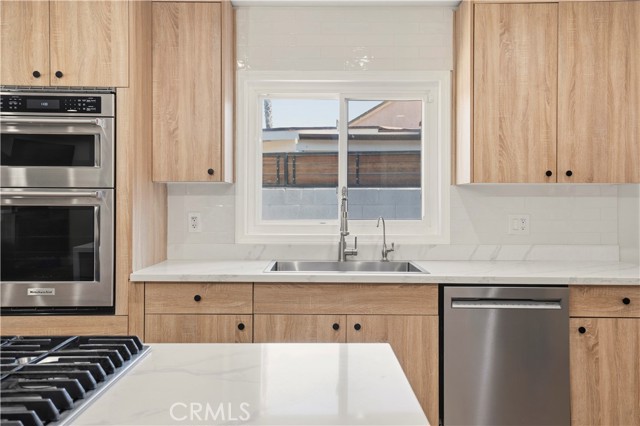 Detail Gallery Image 4 of 34 For 15101 Arlee, Norwalk,  CA 90650 - 4 Beds | 2 Baths