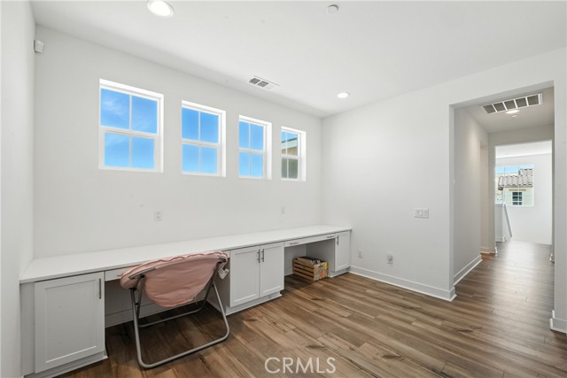 3969 Eliopulos Ranch Drive, Palmdale CA: https://media.crmls.org/medias/768d9add-c773-4f32-a840-f0e023da4462.jpg