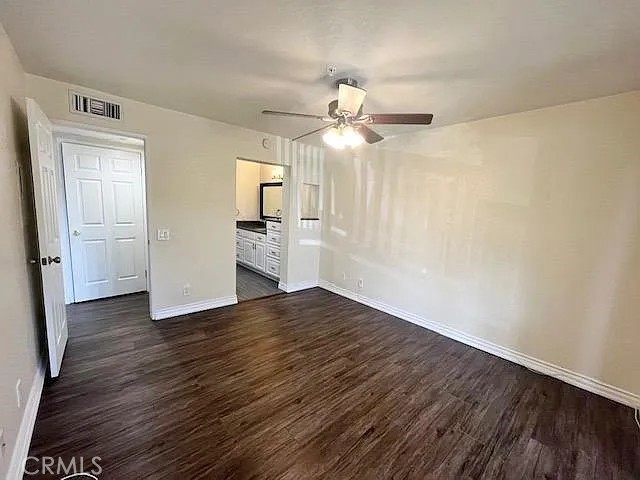 Detail Gallery Image 5 of 26 For 181 S Cross Creek Rd #E,  Orange,  CA 92869 - 1 Beds | 1 Baths