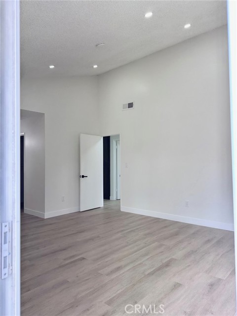 Detail Gallery Image 5 of 23 For 2465 N Idyllwild Ave, Rialto,  CA 92377 - 4 Beds | 2 Baths