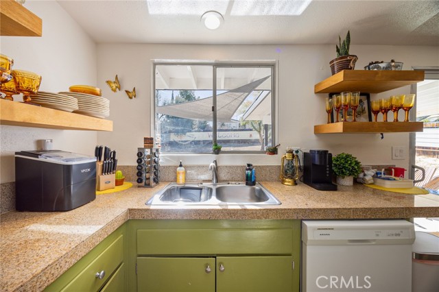 Detail Gallery Image 17 of 40 For 61503 Sunburst, Joshua Tree,  CA 92252 - 2 Beds | 1/1 Baths