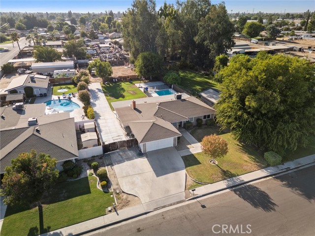 2105 Jason St, Bakersfield CA: https://media.crmls.org/medias/768f5b8b-fd70-451a-872e-1620dd586a45.jpg