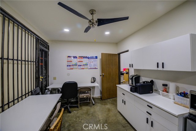 21352 Nordhoff Street, Chatsworth (los Angeles), California 91311, ,Commercial Sale,For Sale,21352 Nordhoff Street,CRSR24012959