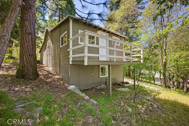 22951 Redwood, Crestline, CA 92325