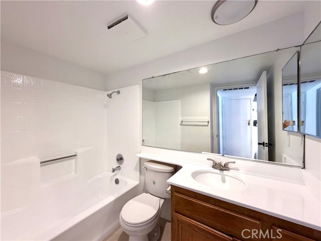 Detail Gallery Image 10 of 10 For 13512 Moorpark St #103,  Sherman Oaks,  CA 91423 - 1 Beds | 1 Baths
