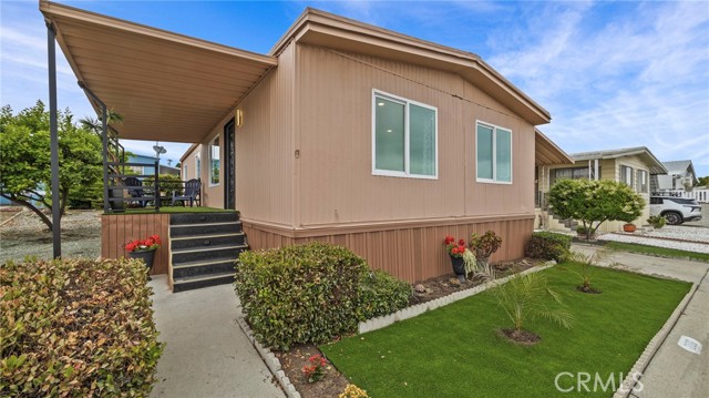 Detail Gallery Image 4 of 59 For 1400 13th St #206,  Upland,  CA 91786 - 2 Beds | 2 Baths
