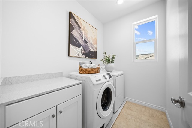 106 Trowel, Irvine CA: https://media.crmls.org/medias/76901f7b-2878-45cb-8987-96daa38ca4c8.jpg