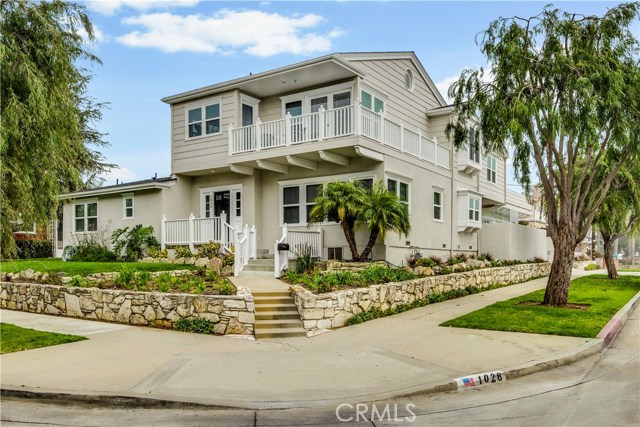 1028 Ynez Avenue, Redondo Beach, California 90277, 4 Bedrooms Bedrooms, ,2 BathroomsBathrooms,Residential,Sold,Ynez,SB17031296