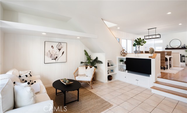 400 7th Street, Manhattan Beach, California 90266, 4 Bedrooms Bedrooms, ,1 BathroomBathrooms,Residential,Sold,7th,SB21205031