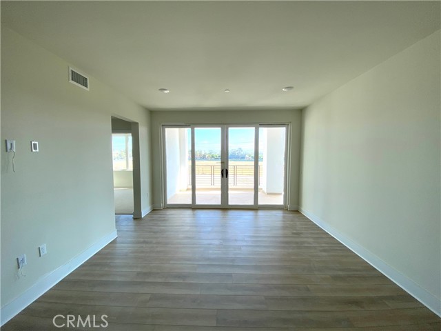 16450 Veterans Way, Tustin CA: https://media.crmls.org/medias/7691ee2f-a901-4369-a010-0191a1f1882a.jpg