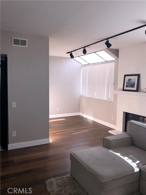 Detail Gallery Image 2 of 14 For 17661 Sergio Cir Ci202,  Huntington Beach,  CA 92647 - 2 Beds | 2 Baths
