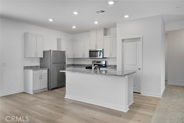 12163 Del Sur Street, Victorville CA: https://media.crmls.org/medias/7692e16d-8feb-4a58-9531-935a957b2bd0.jpg