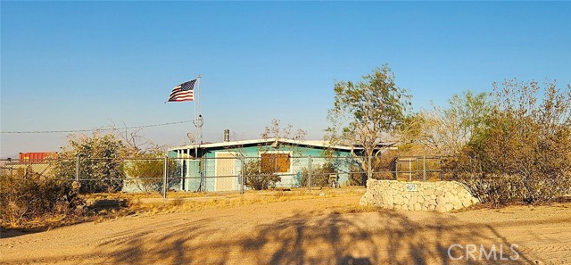 4675 Kickapoo Trail, Landers CA: https://media.crmls.org/medias/76931b3a-3542-4eb6-a495-826187d59db2.jpg