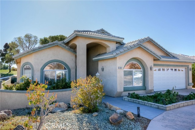 Detail Gallery Image 2 of 74 For 14987 Tournament Dr, Helendale,  CA 92342 - 3 Beds | 2 Baths