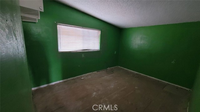 Detail Gallery Image 8 of 23 For 10349 E Avenue T, Littlerock,  CA 93543 - 4 Beds | 3 Baths