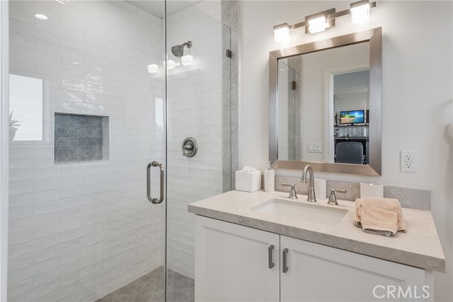 3300 Crownview Drive, Rancho Palos Verdes CA: https://media.crmls.org/medias/7694abc9-6657-482a-a070-ebaace2e94bb.jpg