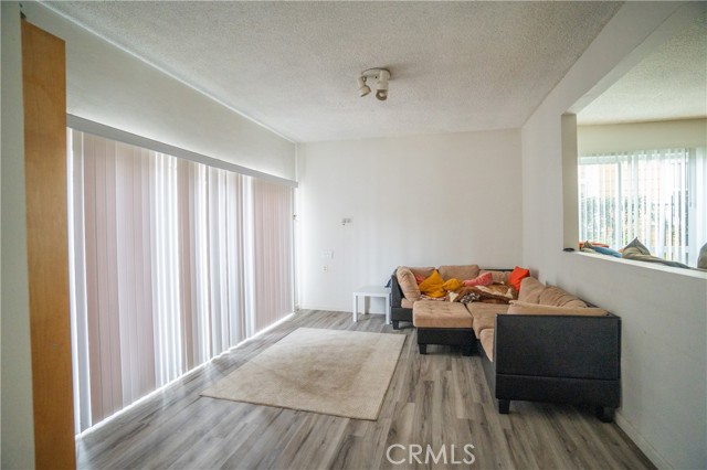 Detail Gallery Image 13 of 20 For 1629 S Van Ness Ave, Los Angeles,  CA 90019 - – Beds | – Baths