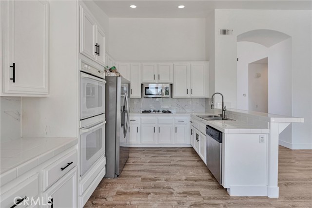 Detail Gallery Image 7 of 33 For 14310 Platt Ct, Canyon Country,  CA 91387 - 3 Beds | 2 Baths