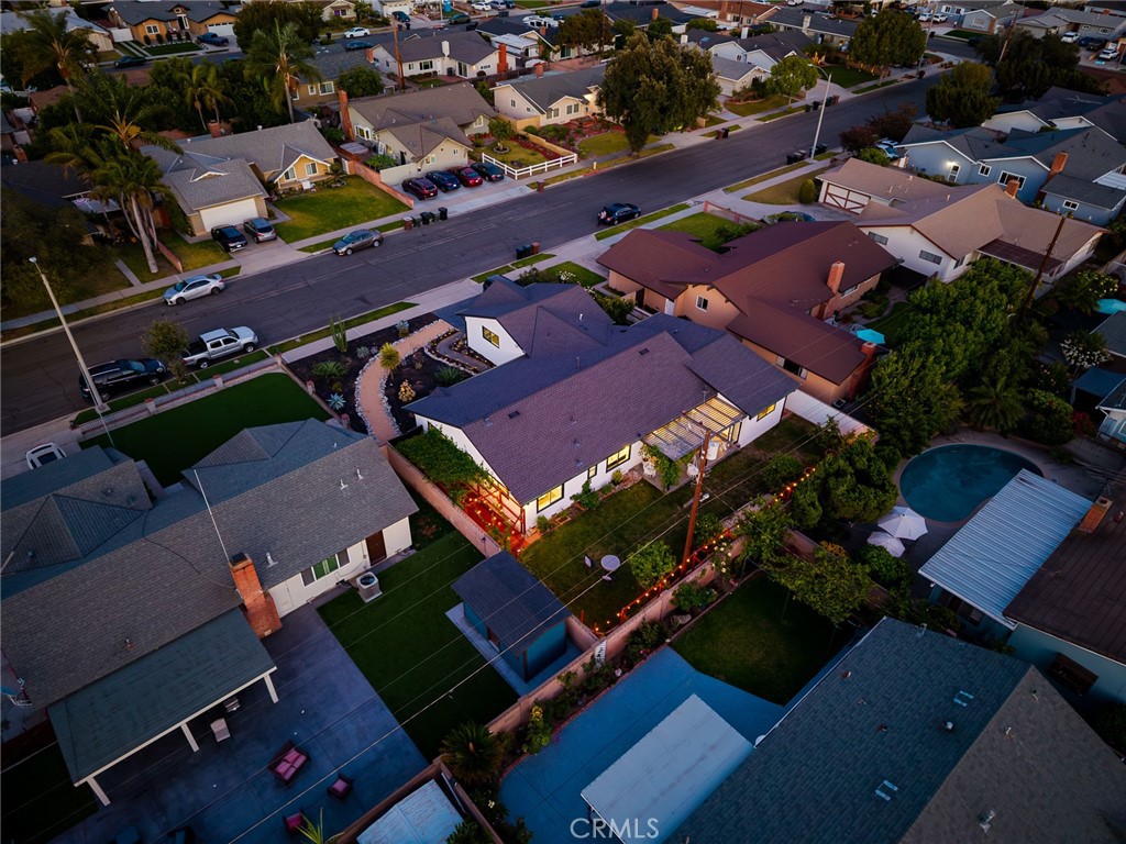 https://media.crmls.org/medias/76956094-7907-41f4-a03a-54adfc35bfc7.jpg?preset=X-Large