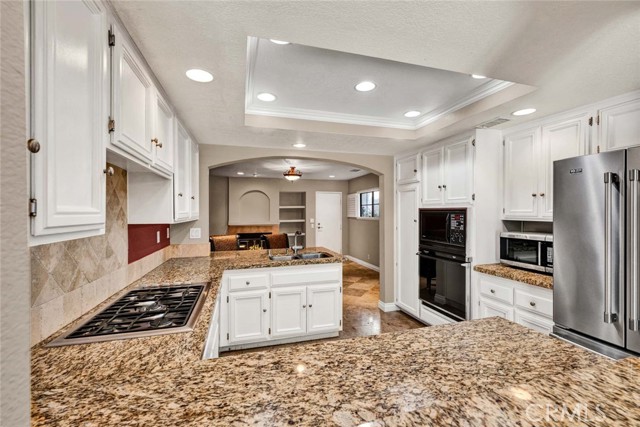 Detail Gallery Image 13 of 30 For 11 Mirabella, Rancho Santa Margarita,  CA 92688 - 2 Beds | 2/1 Baths