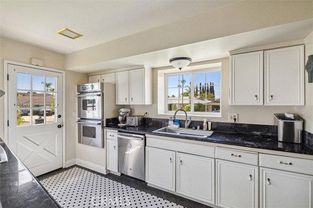Detail Gallery Image 9 of 35 For 4441 Niantic Pl, Yorba Linda,  CA 92886 - 3 Beds | 2 Baths