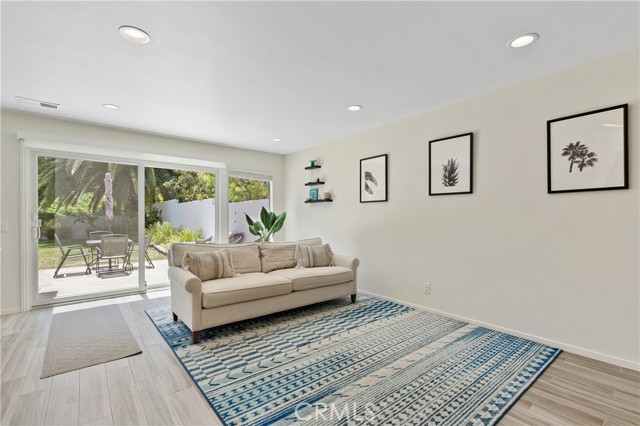 Detail Gallery Image 10 of 33 For 24672 Calle Largo, Calabasas,  CA 91302 - 3 Beds | 3 Baths